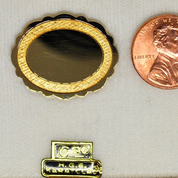 Vintage "LaMode" Engraveable Monogram Brooch - Picture 1 of 2
